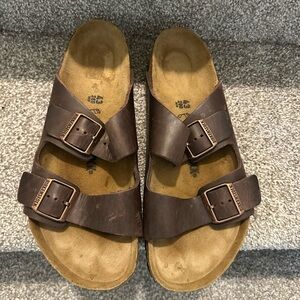 Men’s Size 43 Birkenstock Arizona
Birkibuc Sandals